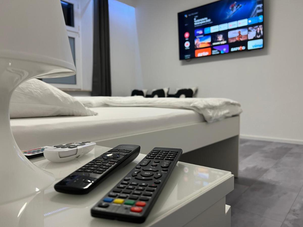 Freshly Renovated City Apartments Essen Kitchen Wifi Near Duesseldorf Airport エクステリア 写真