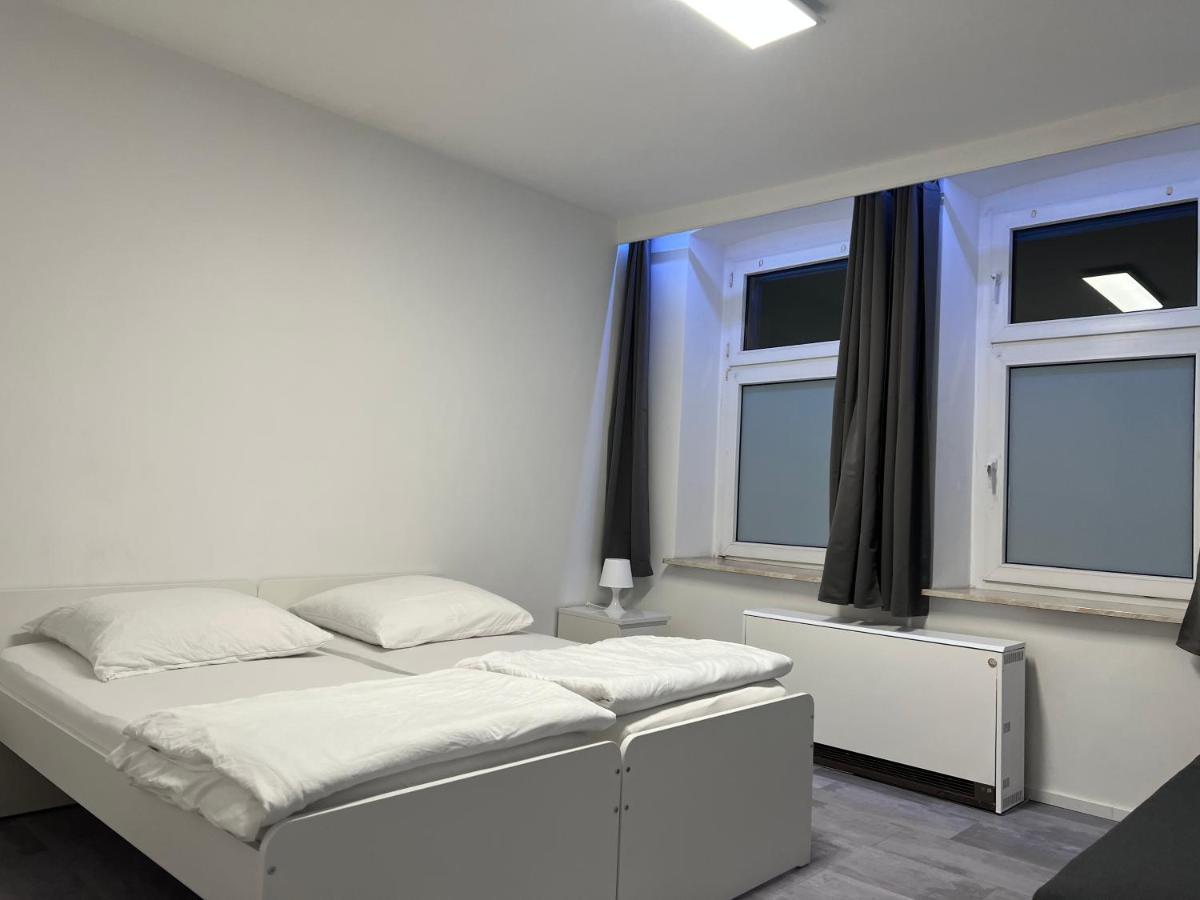 Freshly Renovated City Apartments Essen Kitchen Wifi Near Duesseldorf Airport エクステリア 写真